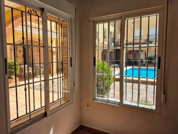 Chalet adosado en calle Gerona, 7