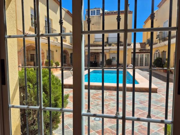 Chalet adosado en calle Gerona, 7