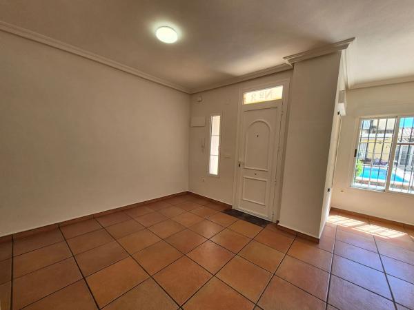 Chalet adosado en calle Gerona, 7