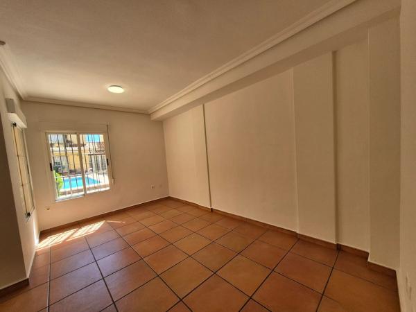 Chalet adosado en calle Gerona, 7