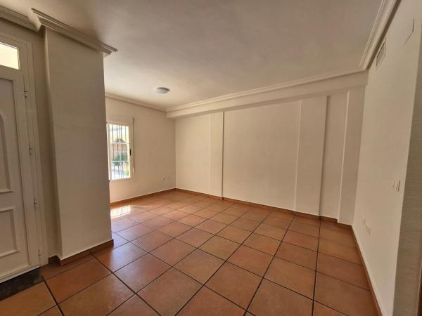 Chalet adosado en calle Gerona, 7