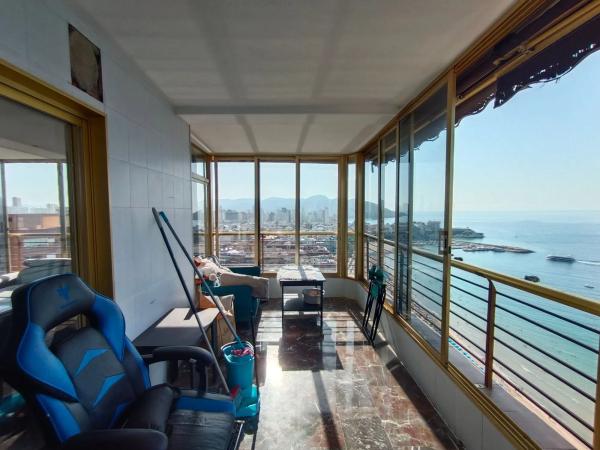 Piso en Av Armada Española, 3