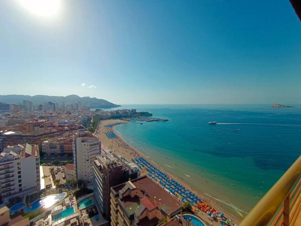 Piso en Av Armada Española, 3