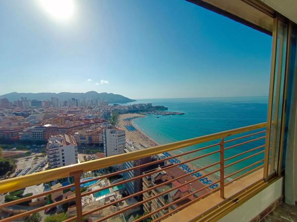 Piso en Av Armada Española, 3