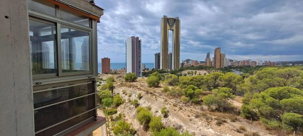 Piso en calle Presidente Adolfo Suárez