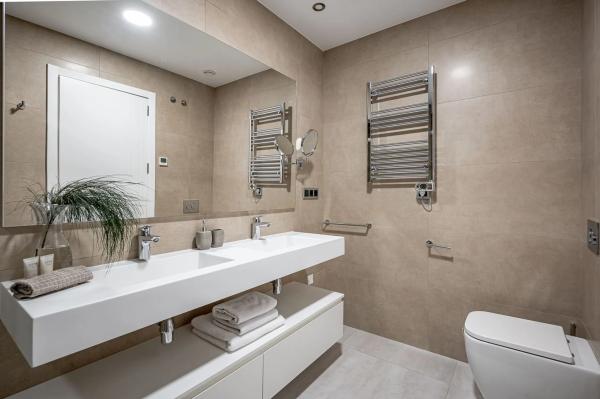 Piso en avenida de Uruguay, 1