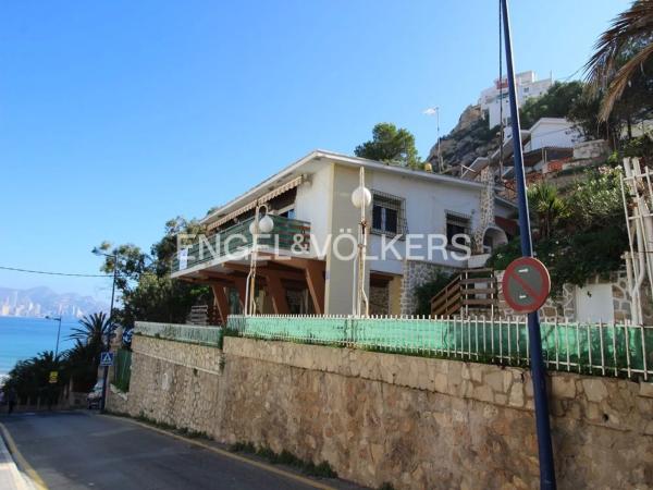 Casa independiente en calle la cala