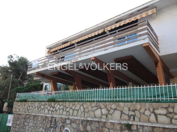 Casa independiente en calle la cala