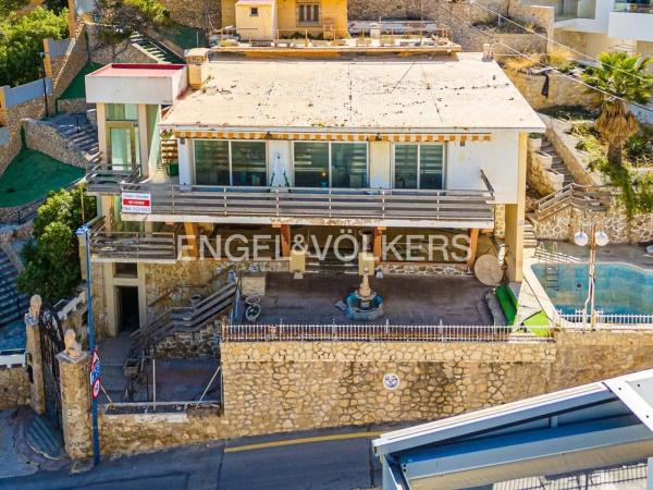 Casa independiente en calle la cala