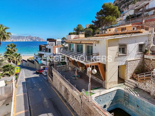 Casa independiente en calle la cala