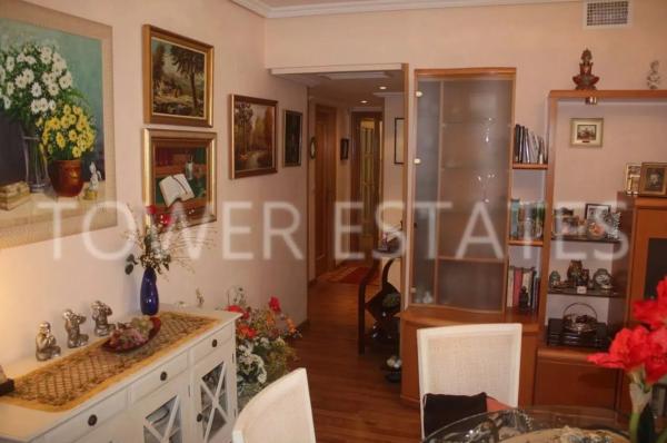 Piso en calle del Secretario Juan Antonio Baldovi