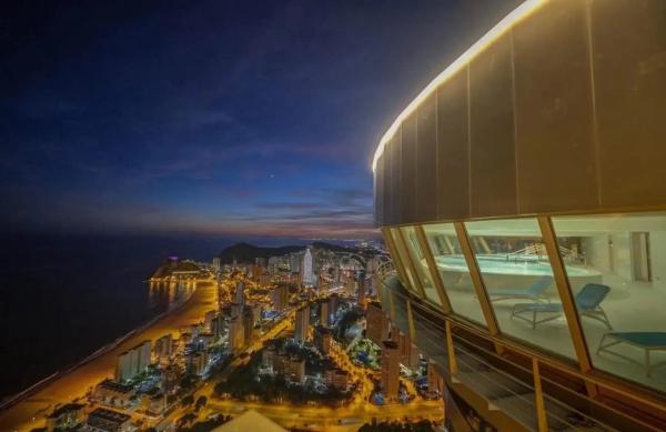 Piso en avenida Vicente Pérez Devesa