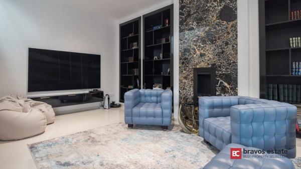 Casa independiente en avenida Murtal