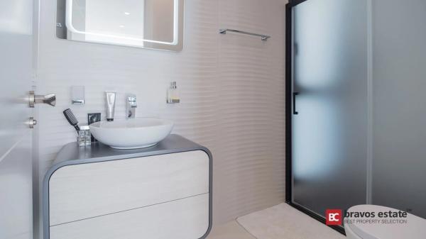 Casa independiente en avenida Murtal