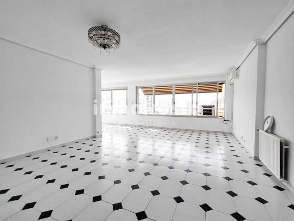 Piso en avenida de Europa