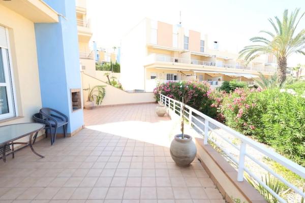 Chalet adosado en calle Vicente Blasco Ibañez