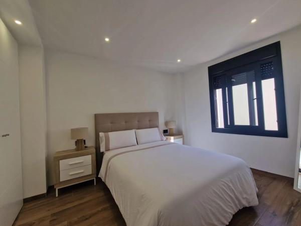 Casa independiente en calle el Poniente