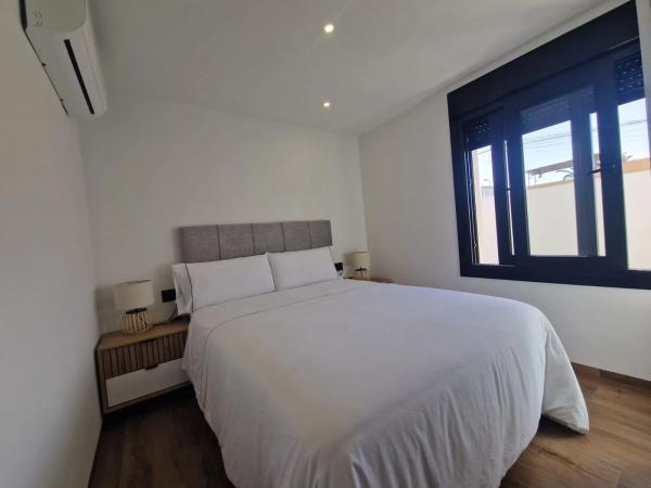 Casa independiente en calle el Poniente