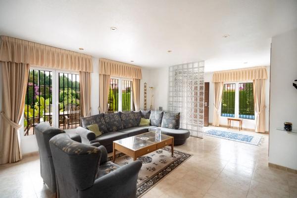 Casa independiente en calle Rosa Montero