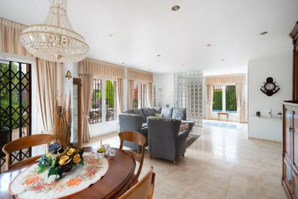 Casa independiente en calle Rosa Montero