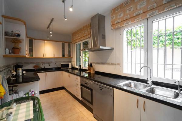 Casa independiente en calle Rosa Montero