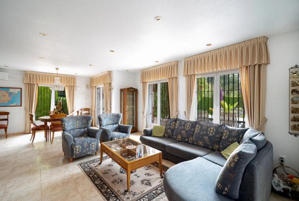 Casa independiente en calle Rosa Montero