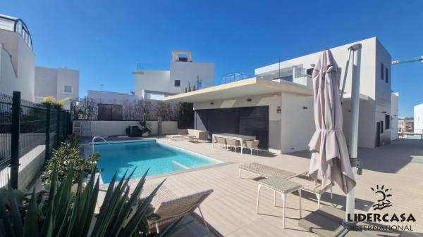 Casa independiente en calle Juan Marse