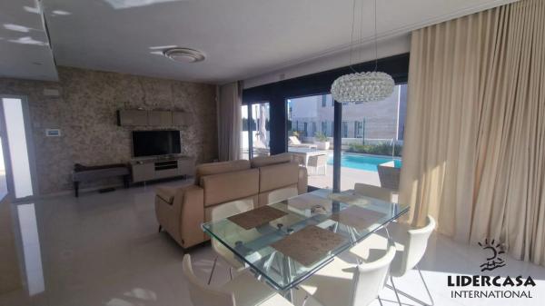 Casa independiente en calle Juan Marse