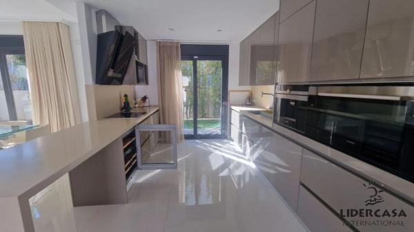 Casa independiente en calle Juan Marse