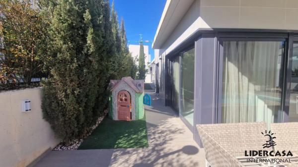 Casa independiente en calle Juan Marse