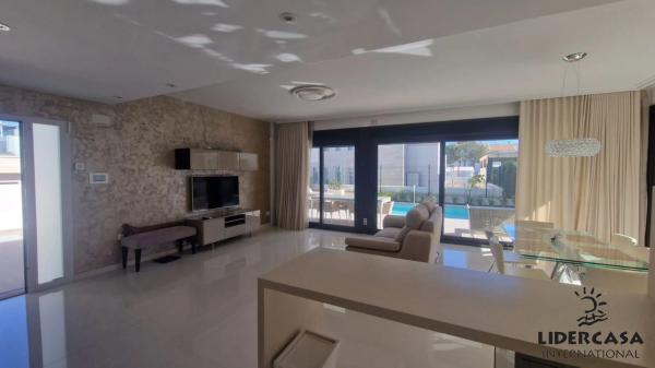 Casa independiente en calle Juan Marse