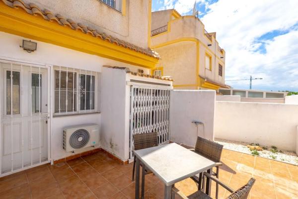 Chalet adosado en calle de las Amapolas s/n