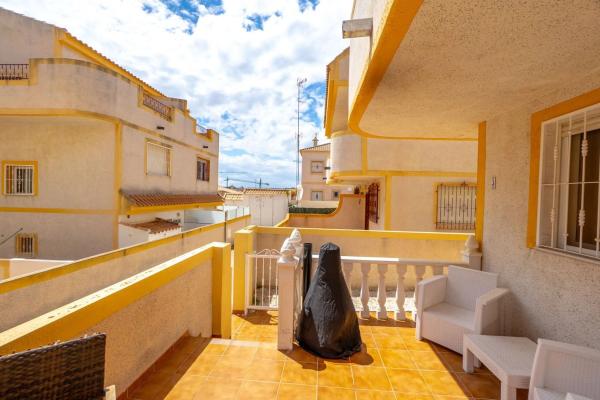 Chalet adosado en calle de las Amapolas s/n