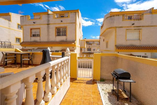 Chalet adosado en calle de las Amapolas s/n