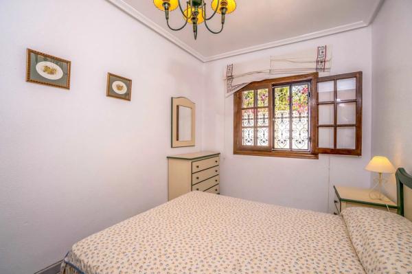 Casa independiente en calle Elcano Zen