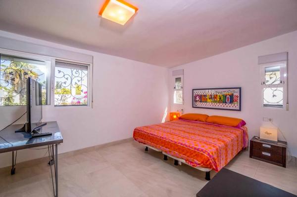 Casa independiente en calle Elcano Zen