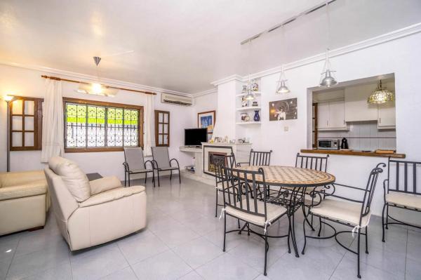 Casa independiente en calle Elcano Zen