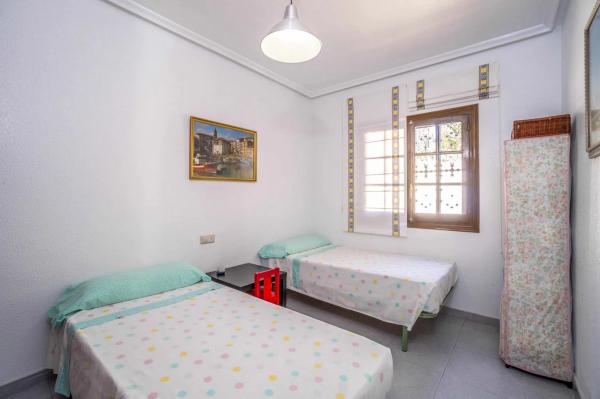 Casa independiente en calle Elcano Zen