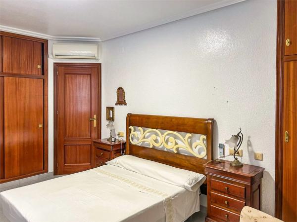 Casa independiente en calle Elcano Zen