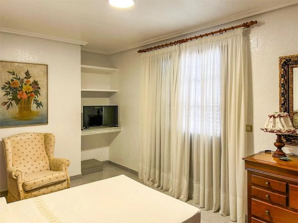 Casa independiente en calle Elcano Zen