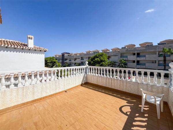 Casa independiente en calle Elcano Zen