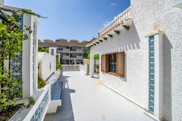 Casa independiente en calle Elcano Zen