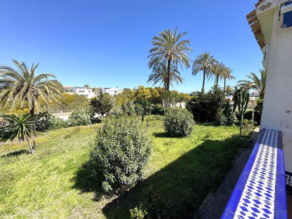 Casa independiente en calle Violetas