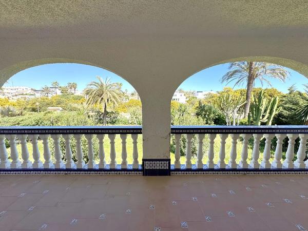 Casa independiente en calle Violetas