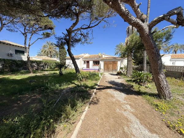 Casa independiente en calle Violetas