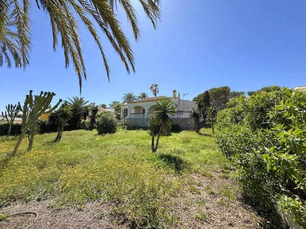Casa independiente en calle Violetas