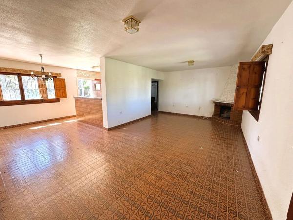 Casa independiente en calle Violetas