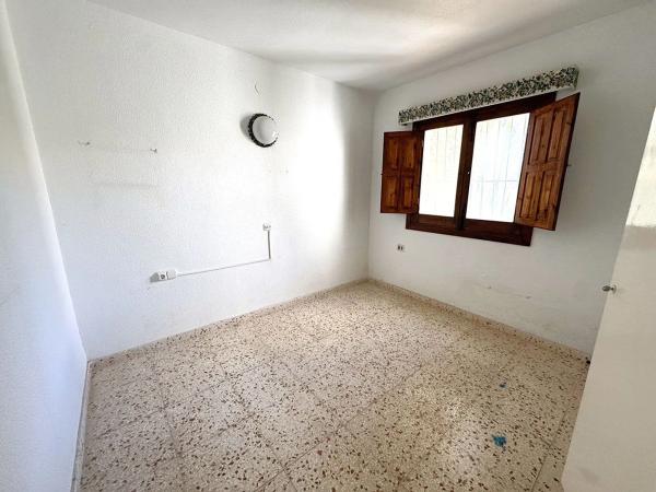 Casa independiente en calle Violetas