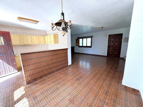 Casa independiente en calle Violetas