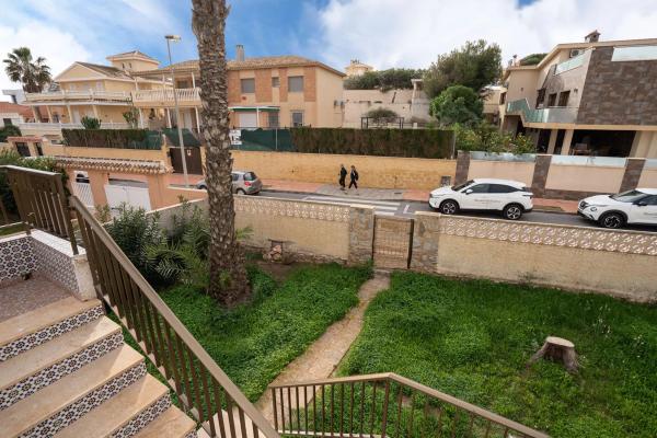 Casa independiente en calle Colon